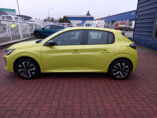 Peugeot 208 Style PureTech 1.2 7 let zár.