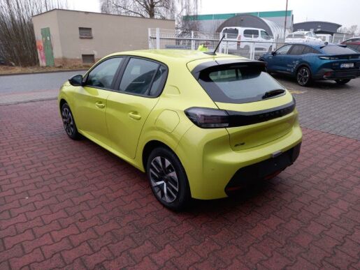 Peugeot 208 Style PureTech 1.2 7 let zár.