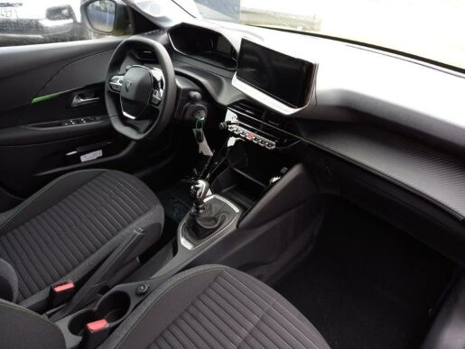 Peugeot 208 Style PureTech 1.2 7 let zár.