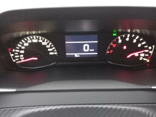 Peugeot 208 Style PureTech 1.2 7 let zár.