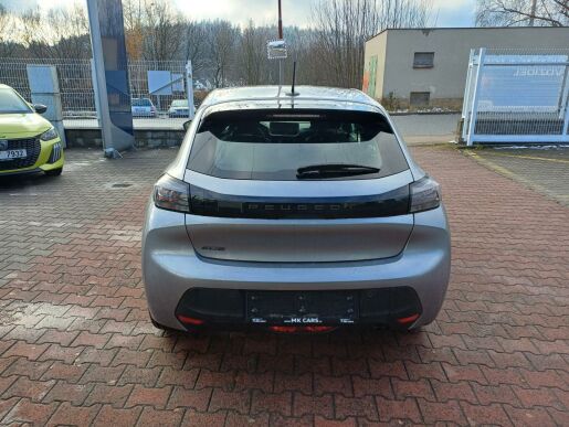 Peugeot 208 Style PureTech 1.2 7 let zár.