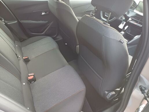 Peugeot 208 Style PureTech 1.2 7 let zár.