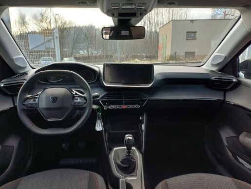 Peugeot 208 Style PureTech 1.2 7 let zár.