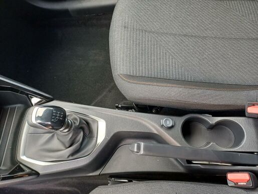 Peugeot 208 Style PureTech 1.2 7 let zár.