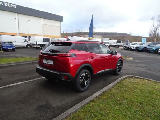 Peugeot 2008 ALLURE Hybrid 136k e-DCS6