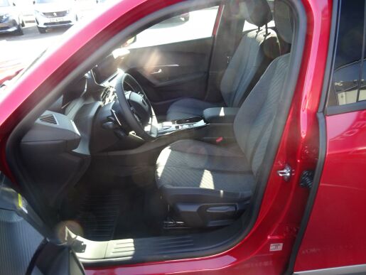 Peugeot 2008 ALLURE Hybrid 136k e-DCS6