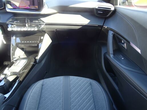 Peugeot 2008 ALLURE Hybrid 136k e-DCS6