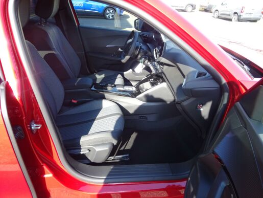 Peugeot 2008 ALLURE Hybrid 136k e-DCS6