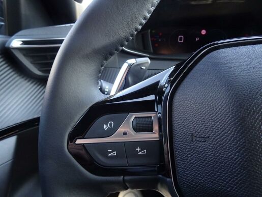 Peugeot 2008 ALLURE Hybrid 136k e-DCS6