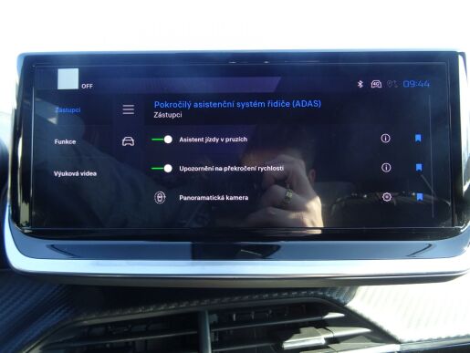 Peugeot 2008 ALLURE Hybrid 136k e-DCS6