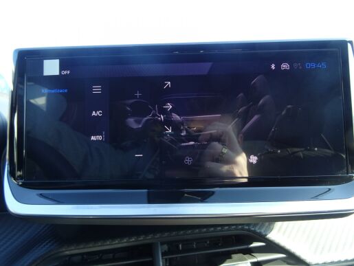 Peugeot 2008 ALLURE Hybrid 136k e-DCS6
