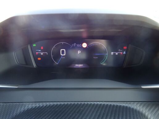 Peugeot 2008 ALLURE Hybrid 136k e-DCS6