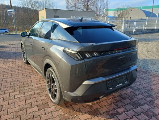 Peugeot 3008 ALLURE Hybrid 136 7 let zár.