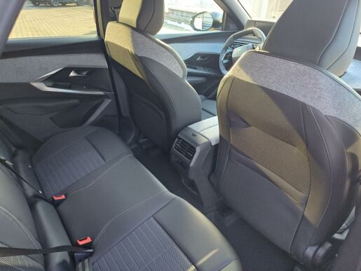 Peugeot 3008 ALLURE Hybrid 136 7 let zár.
