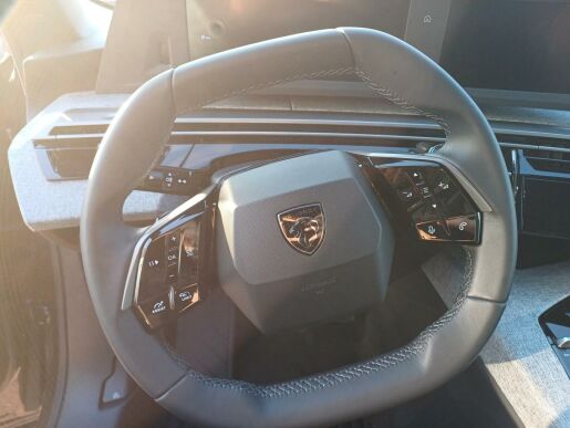 Peugeot 3008 ALLURE Hybrid 136 7 let zár.
