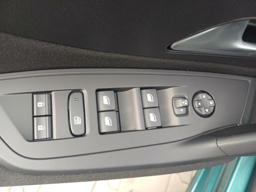 Peugeot 308 SW STYLE Hybrid 145 e-DCS6