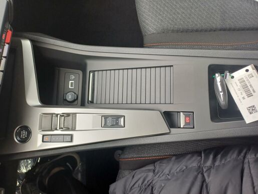 Peugeot 308 SW STYLE Hybrid 145 e-DCS6