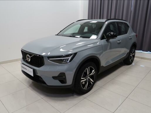 Volvo XC40 2,0 B3 Plus Dark AUT