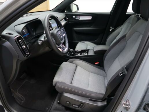 Volvo XC40 2,0 B3 Plus Dark AUT