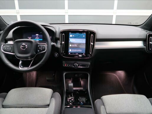 Volvo XC40 2,0 B3 Plus Dark AUT