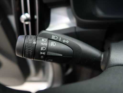Volvo XC40 2,0 B3 Plus Dark AUT