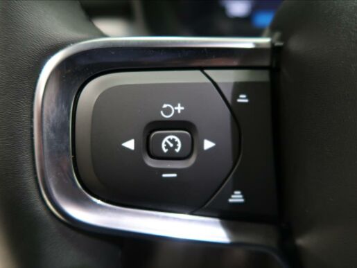 Volvo XC40 2,0 B3 Plus Dark AUT