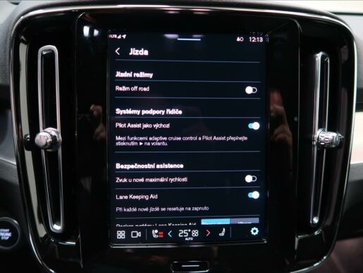 Volvo XC40 2,0 B3 Plus Dark AUT
