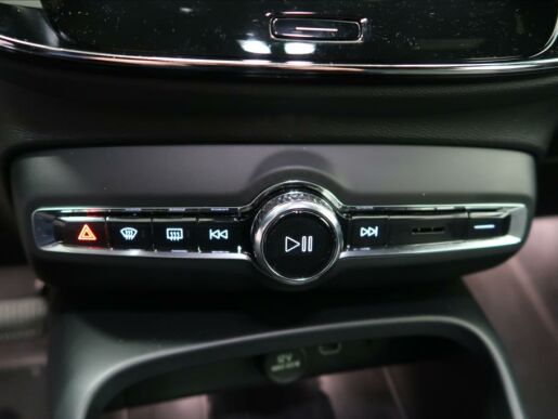 Volvo XC40 2,0 B3 Plus Dark AUT