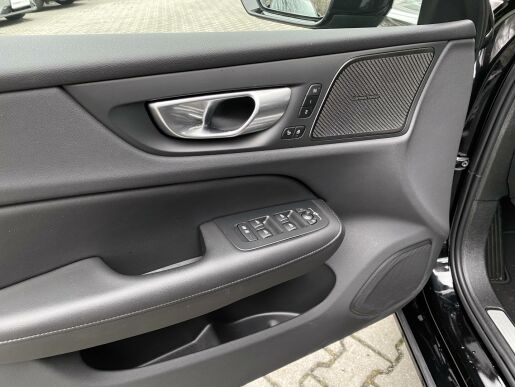 Volvo S60 B5 (benzín) AWD *ULTIM. + pneu