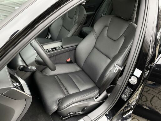 Volvo S60 B5 (benzín) AWD *ULTIM. + pneu