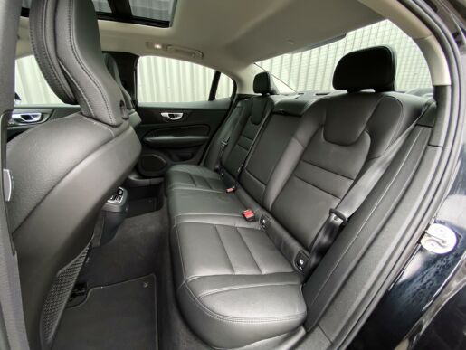 Volvo S60 B5 (benzín) AWD *ULTIM. + pneu