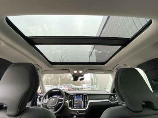 Volvo S60 B5 (benzín) AWD *ULTIM. + pneu