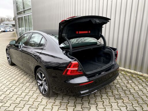 Volvo S60 B5 (benzín) AWD *ULTIM. + pneu