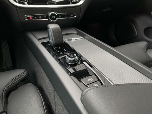 Volvo S60 B5 (benzín) AWD *ULTIM. + pneu