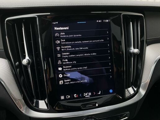 Volvo S60 B5 (benzín) AWD *ULTIM. + pneu