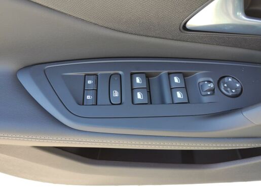 Peugeot 308 SW ALLURE HYBRID 136 e-DCS6