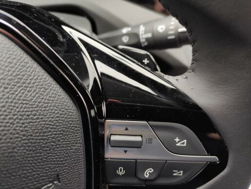 Peugeot 308 SW ALLURE HYBRID 136 e-DCS6