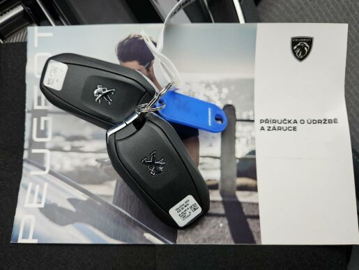 Peugeot 5008 1.5 BHDi 130 ALLURE PACK EAT8