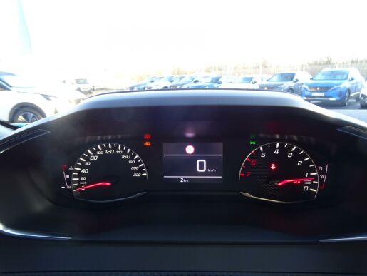 Peugeot 2008 STYLE PureTech 100k MAN6