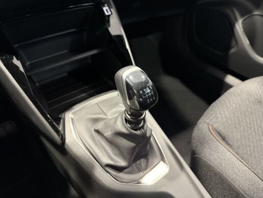 Peugeot 2008 STYLE 100 koní, Manuál