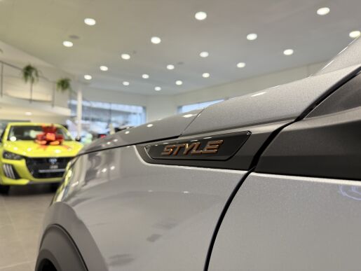Peugeot 2008 STYLE 100 koní, Manuál