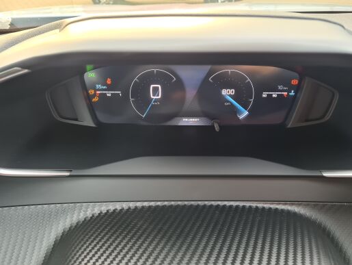 Peugeot 2008 ALLURE PureTech 100 MAN6