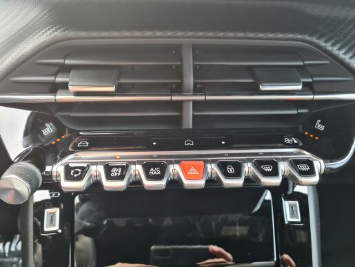Peugeot 2008 ALLURE PureTech 100 MAN6