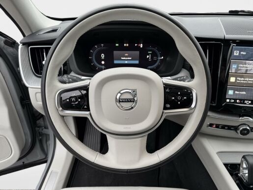 Volvo XC60 T6 AWD ULTIMATE DARK | VZDUCH