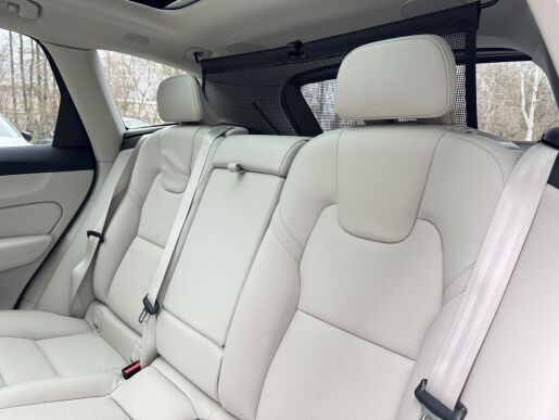 Volvo XC60 T6 AWD ULTIMATE DARK | VZDUCH