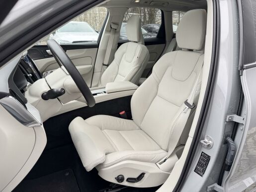 Volvo XC60 T6 AWD ULTIMATE DARK | VZDUCH