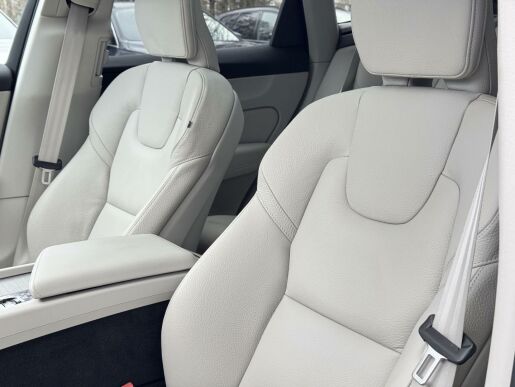 Volvo XC60 T6 AWD ULTIMATE DARK | VZDUCH