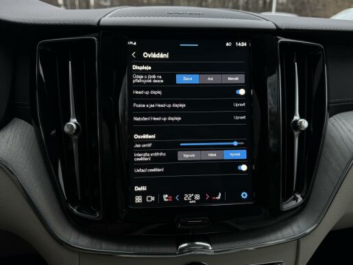 Volvo XC60 T6 AWD ULTIMATE DARK | VZDUCH