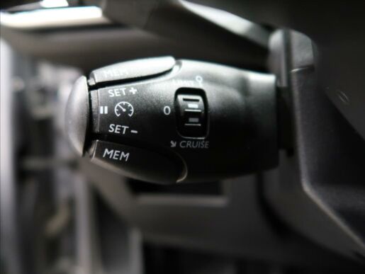 Peugeot 5008 1,2 i ACTIVE  PureTech 130  MA
