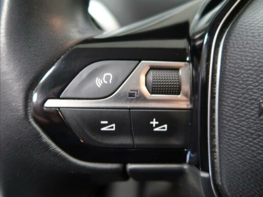 Peugeot 5008 1,2 i ACTIVE  PureTech 130  MA